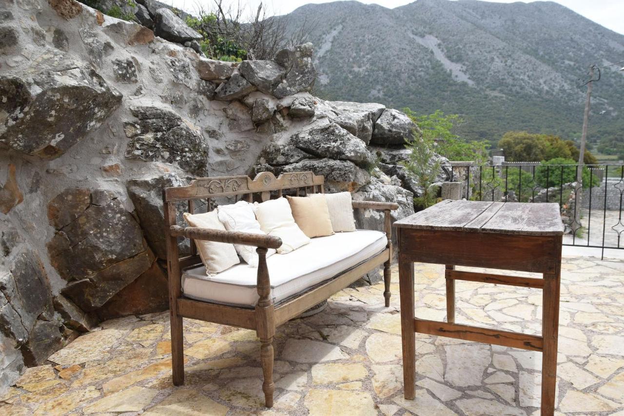 Stone Built Villa Galatia, Poolside & Perfect View Karés Esterno foto