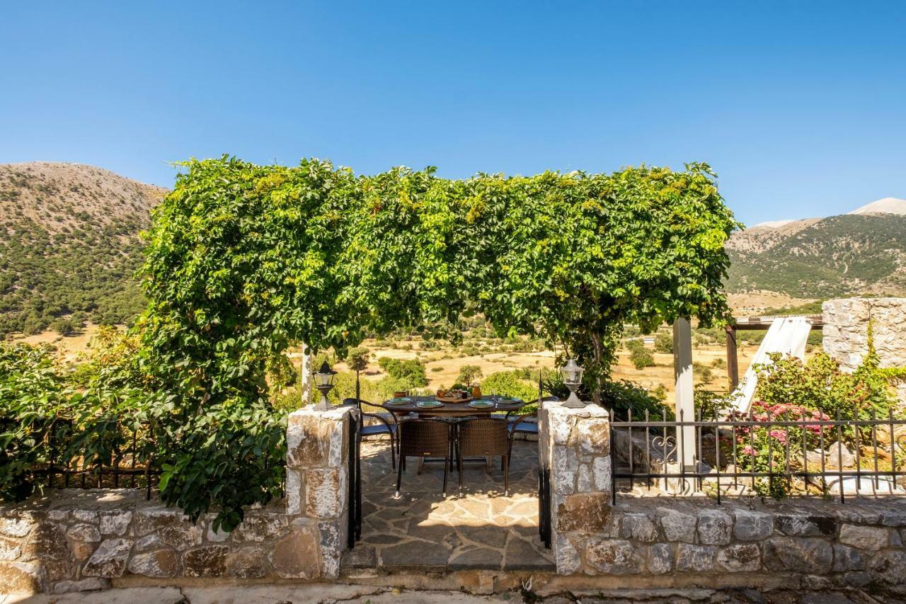 Stone Built Villa Galatia, Poolside & Perfect View Karés Esterno foto