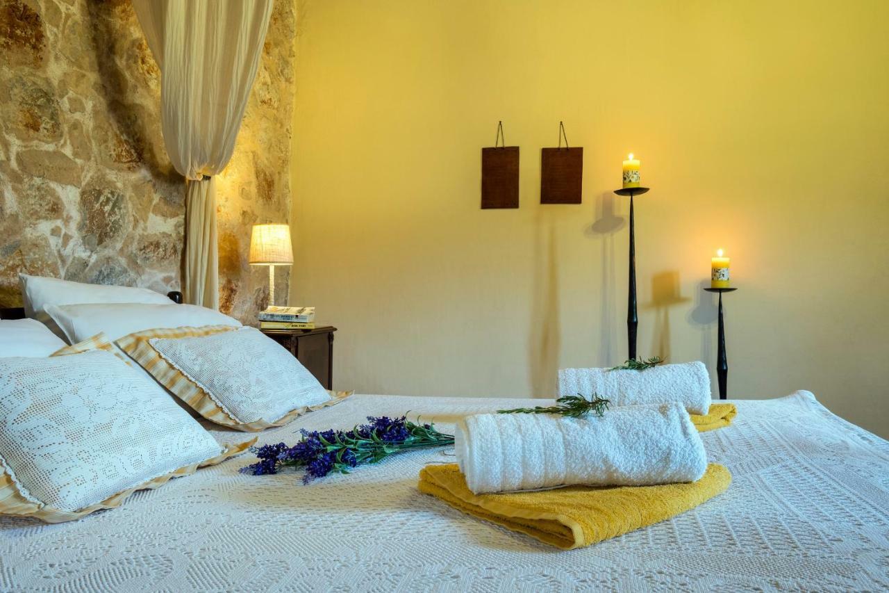 Stone Built Villa Galatia, Poolside & Perfect View Karés Esterno foto